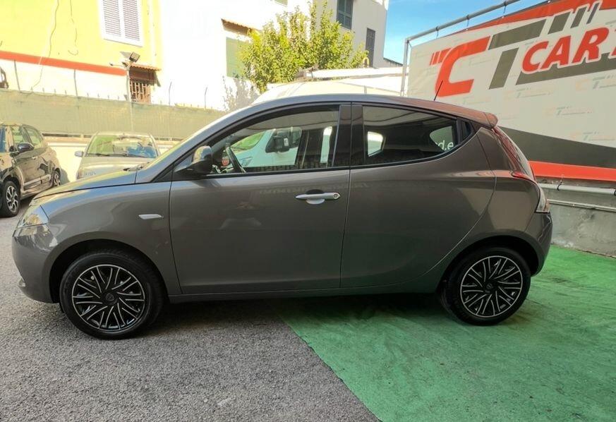 Lancia Ypsilon 1.0 FireFly 5 porte S&S Hybrid Ecochic Gold