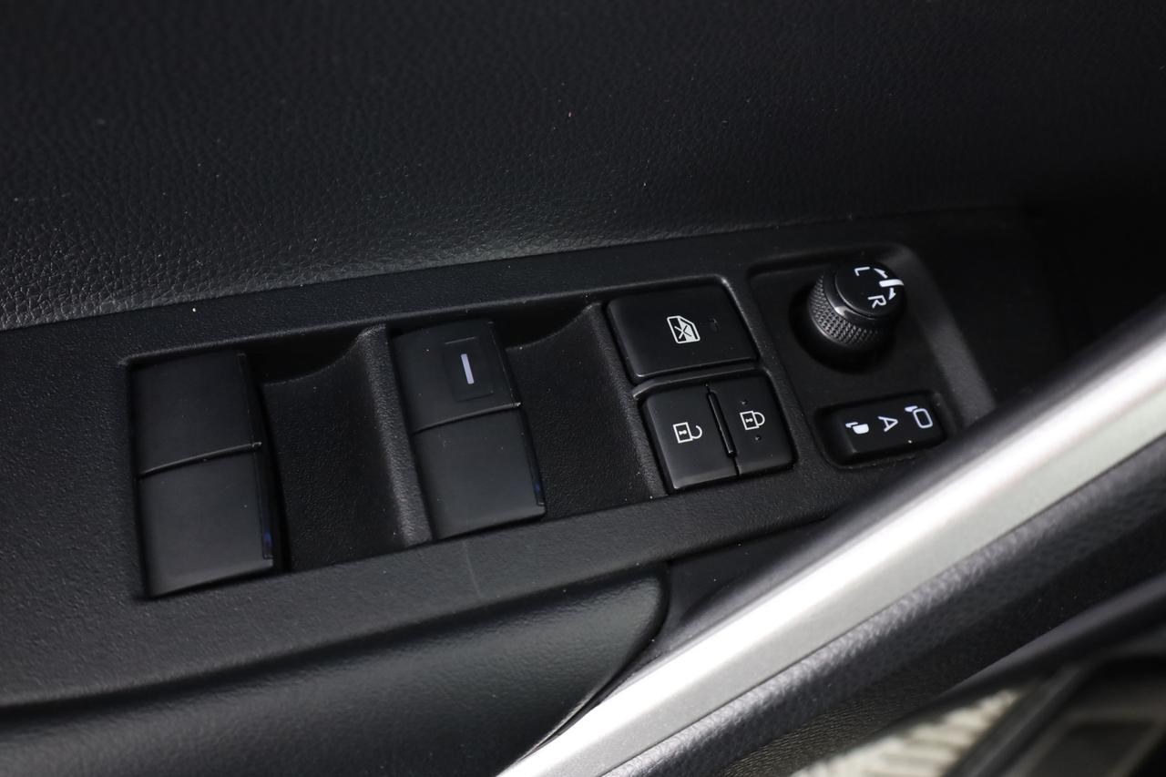 TOYOTA Corolla Cross 2.0 Hybrid 197 CV E-CVT Trend