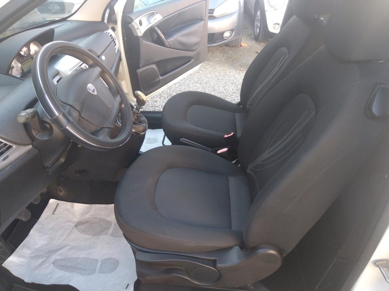 Lancia Ypsilon 1.2 69 CV Diva euro5 x neopatentati