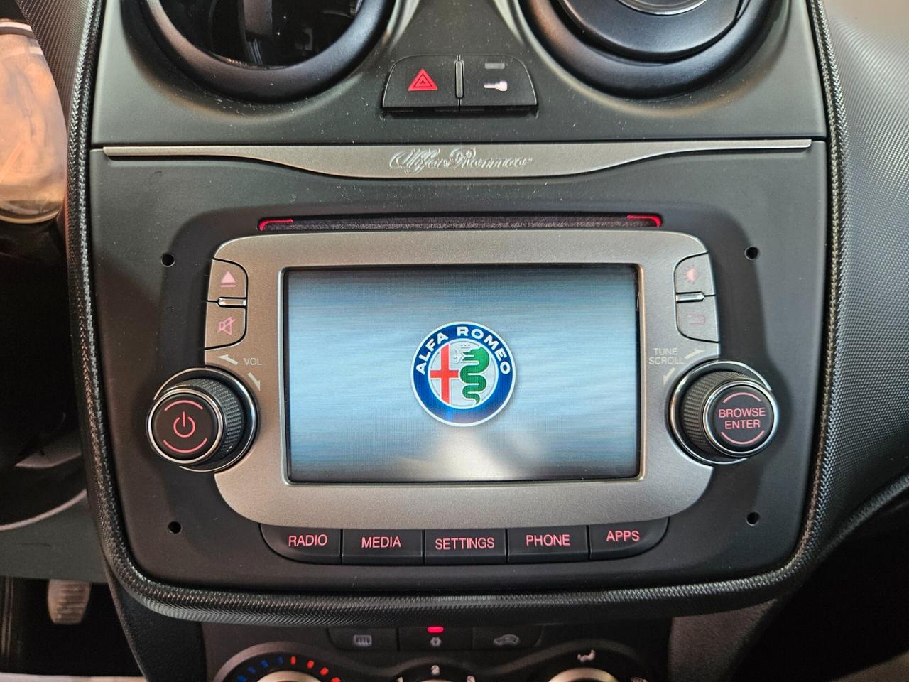 Alfa Romeo MiTo 1.3 jtdm 90cv - NEOPATENTATI