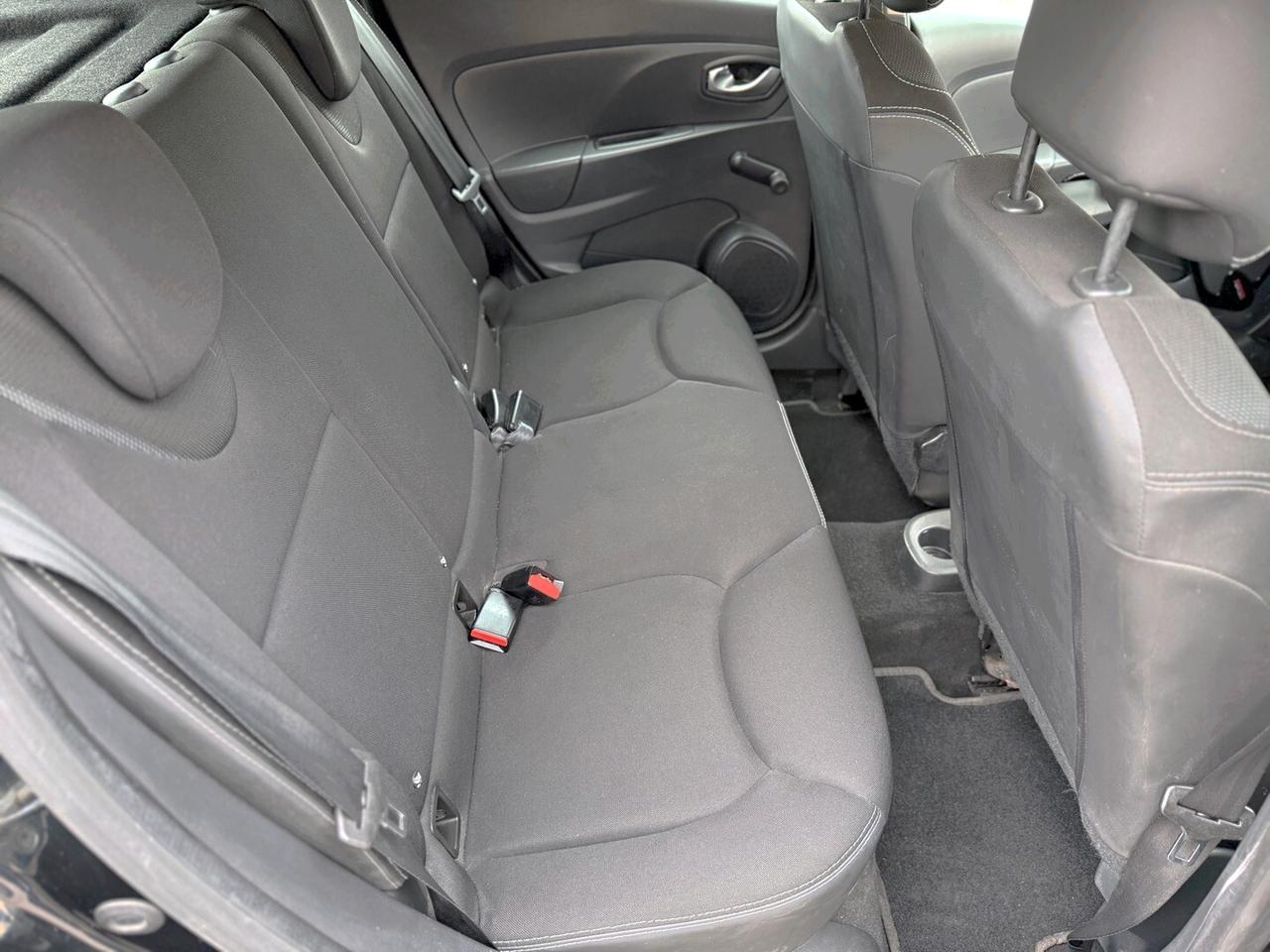 Renault Clio 1.2 75CV 5 porte - 2015 *NEOPATENTATI*GARANZIA*