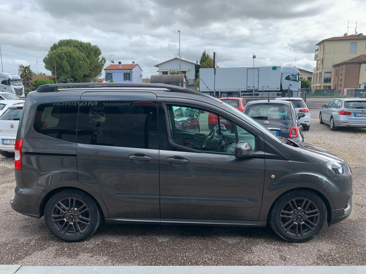 Ford Tourneo Courier 1.5 TDCI 75 CV Sport ANCHE X NEOPATENTATI