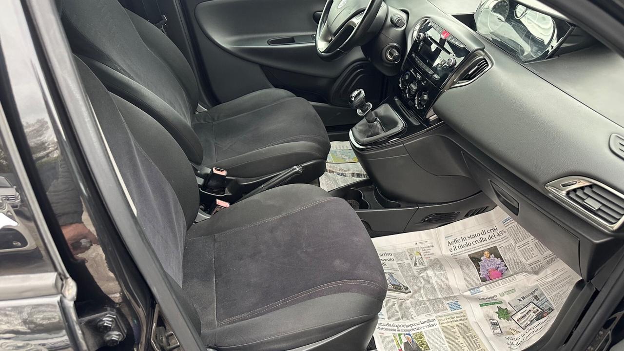 Lancia Ypsilon 1.2 69 CV 5 porte GPL Ecochic Gold