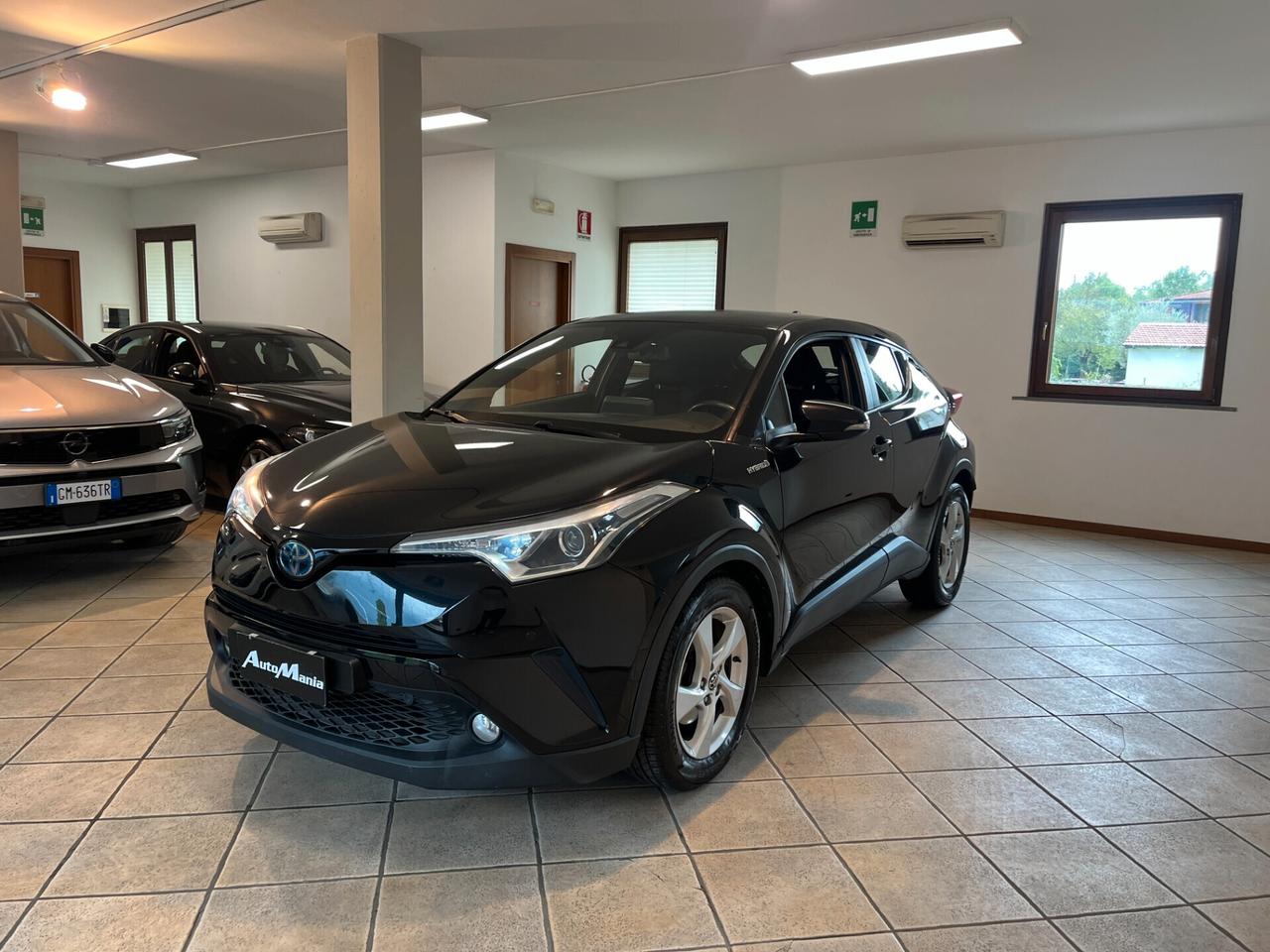 Toyota C-HR 1.8 Hybrid E-CVT Business