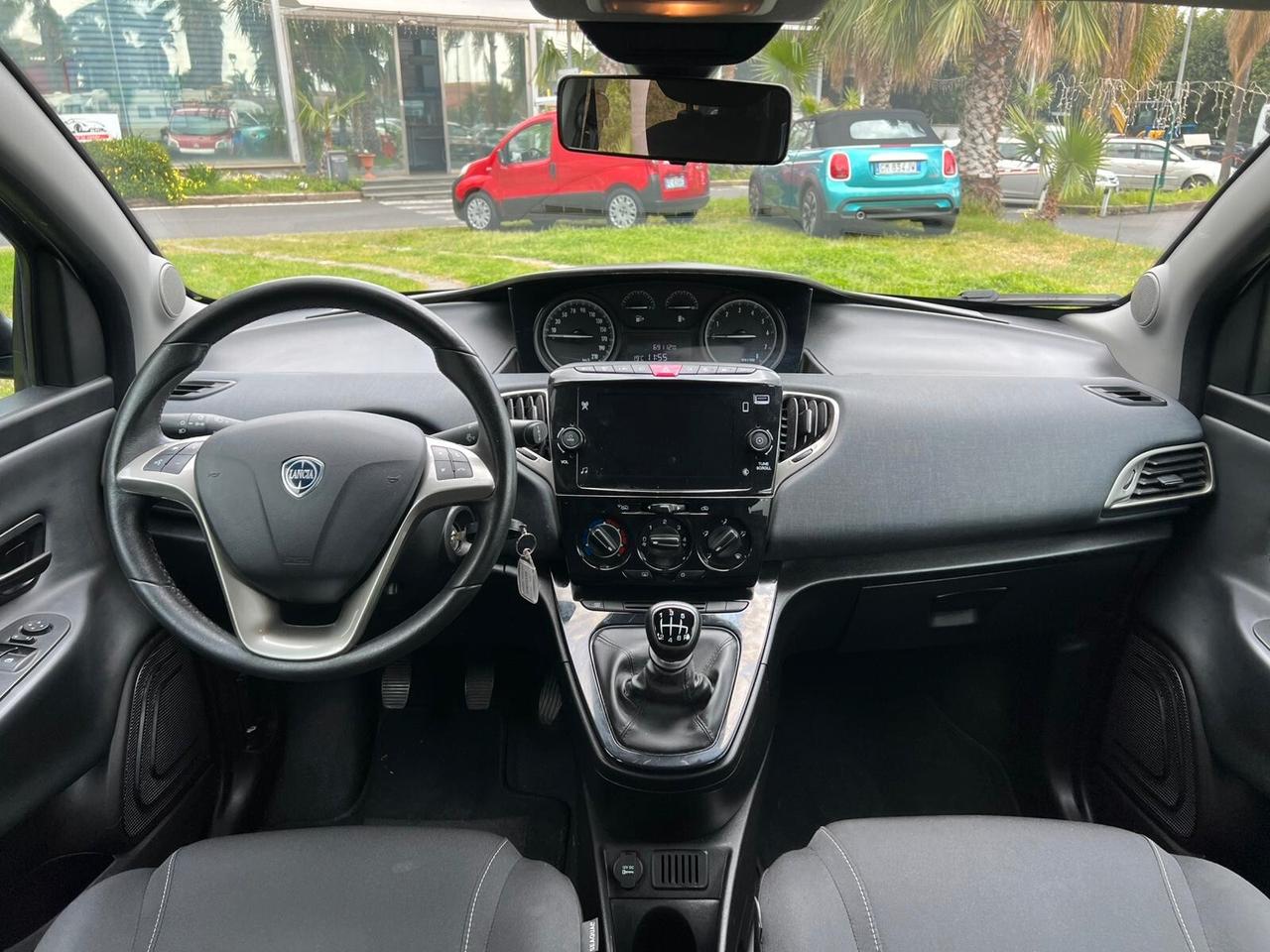 Lancia Ypsilon 1.0 FireFly 5 porte S&S Hybrid Gold