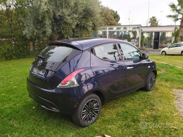 LANCIA Ypsilon hybrid