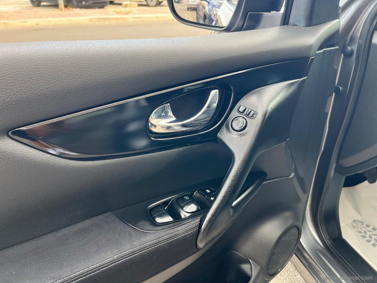 NISSAN Qashqai 1.5 dCi Acenta Premium GANCIO TRAINO