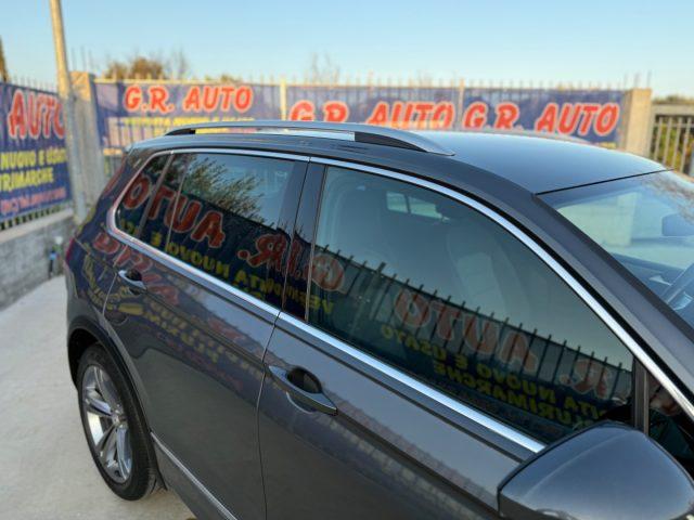 VOLKSWAGEN Tiguan 2.0 TDI DSG R-LINE GARANZIA Iva esp