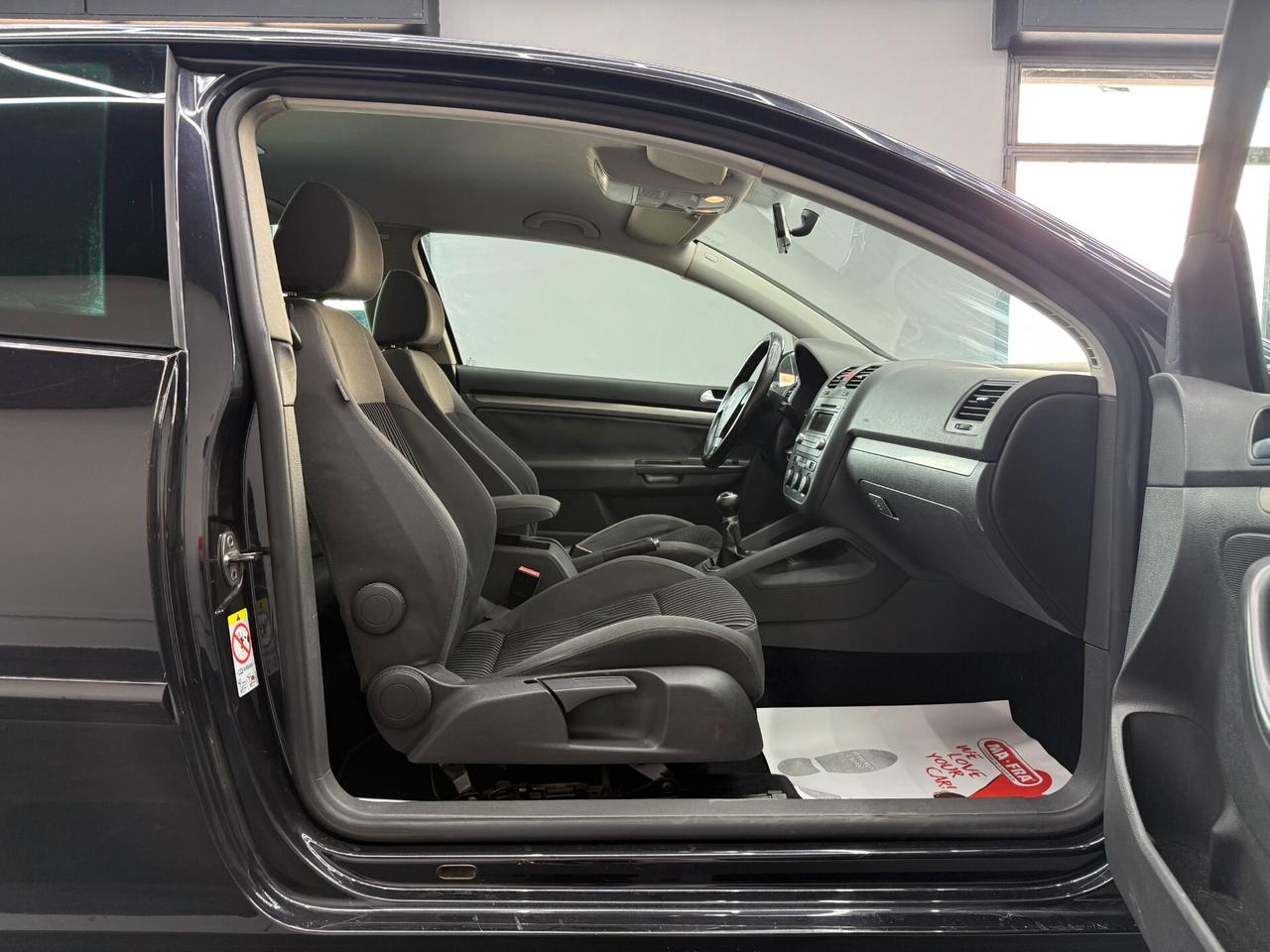 Volkswagen Golf 1.9 TDI 3p. Sportline