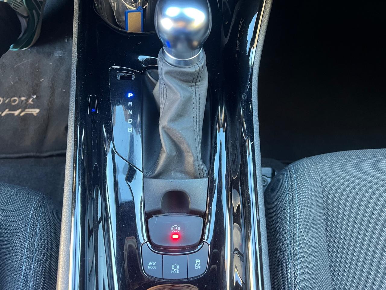 Toyota C-HR 1.8 Hybrid E-CVT Business