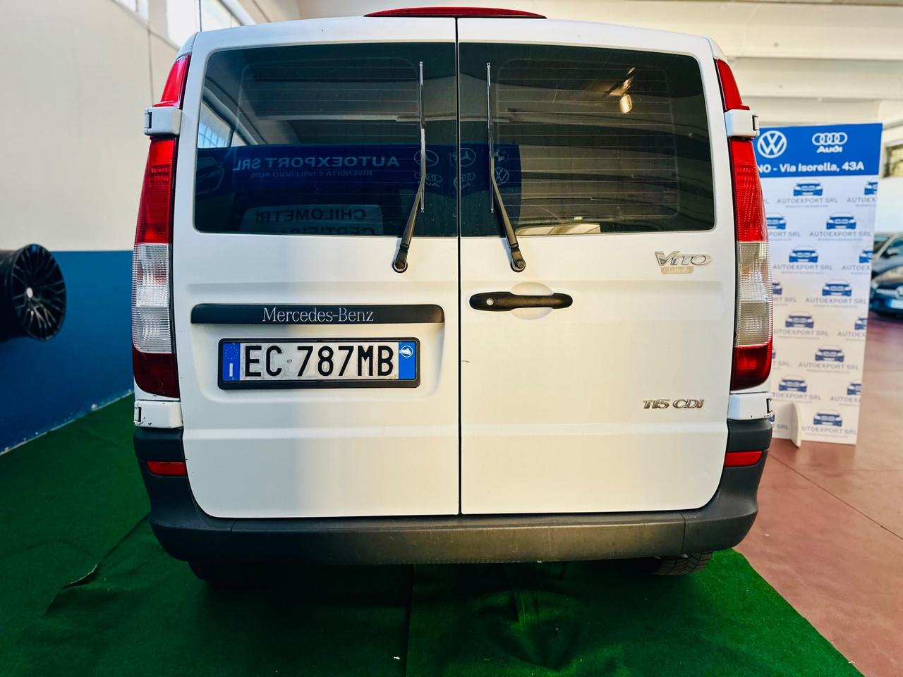 Mercedes-benz Vito Mercedes compact 2010