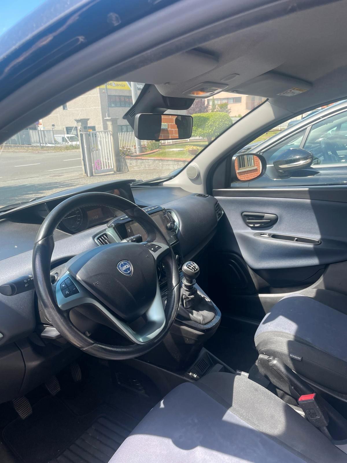 Lancia Ypsilon 1.0 FireFly 5 porte S&S Hybrid Gold Plus