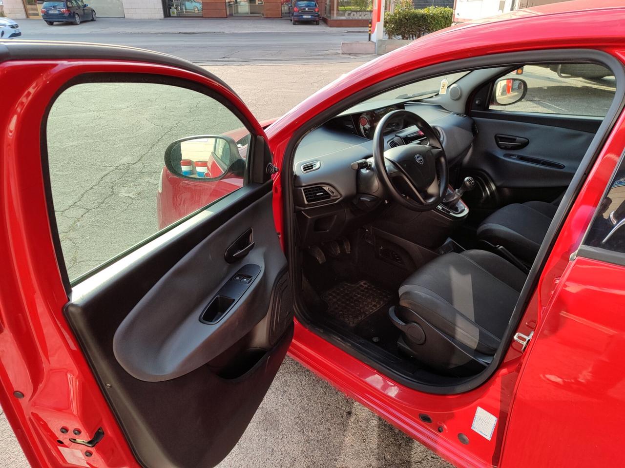 Ypsilon 1.3 MJT 16V OK NEO solo 130MILA KM