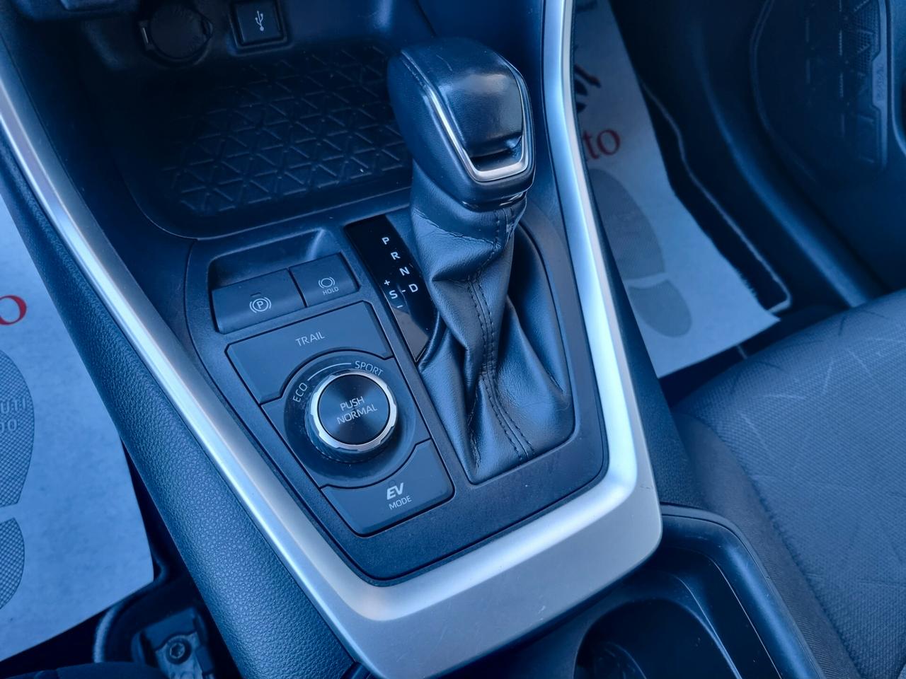 Toyota RAV 4 RAV4 2.5 HV (222CV) E-CVT AWD-i Active