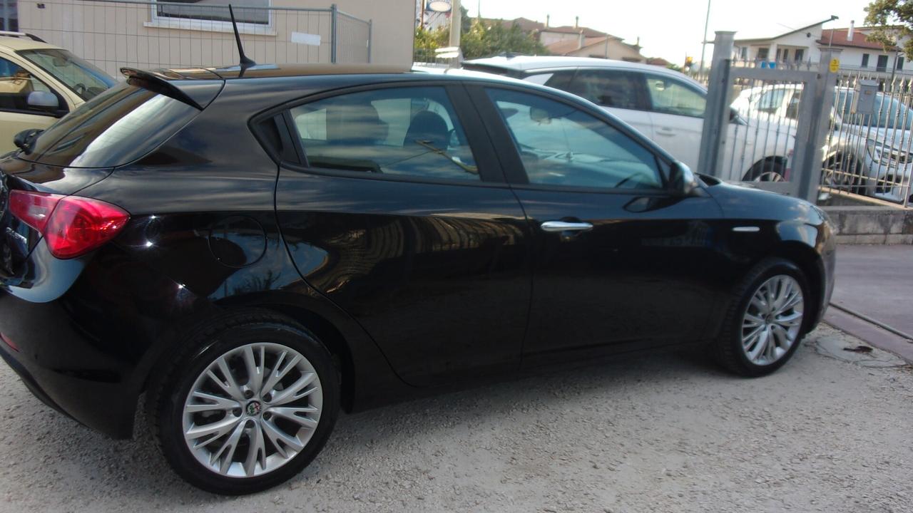 Alfa Romeo Giulietta 1.6 JTDm TCT 120 CV Super