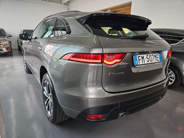 Jaguar F-Pace 2.0d i4 R-Sport240cv / Distribuzione nuova