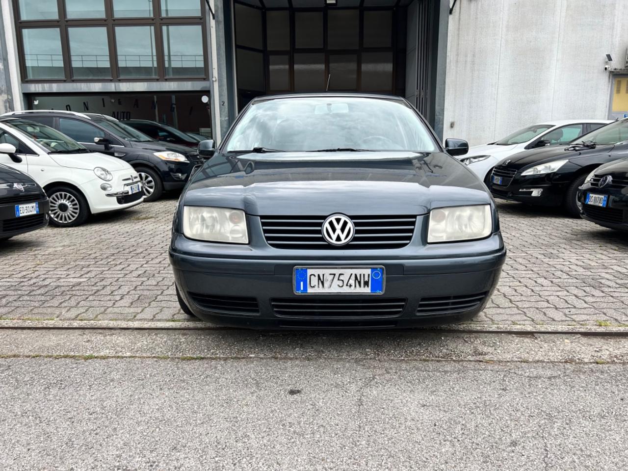 Volkswagen Bora NEOPATENTATI 1.6 16V cv105 cat Trendline