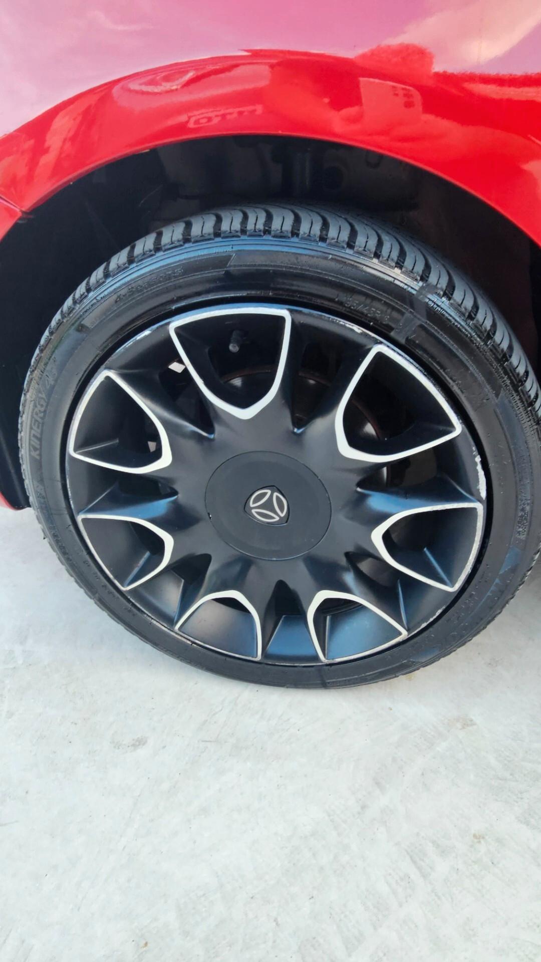 Lancia Ypsilon 0.9 TwinAir 85 CV 5 porte S&S DFN 30th Anniversary