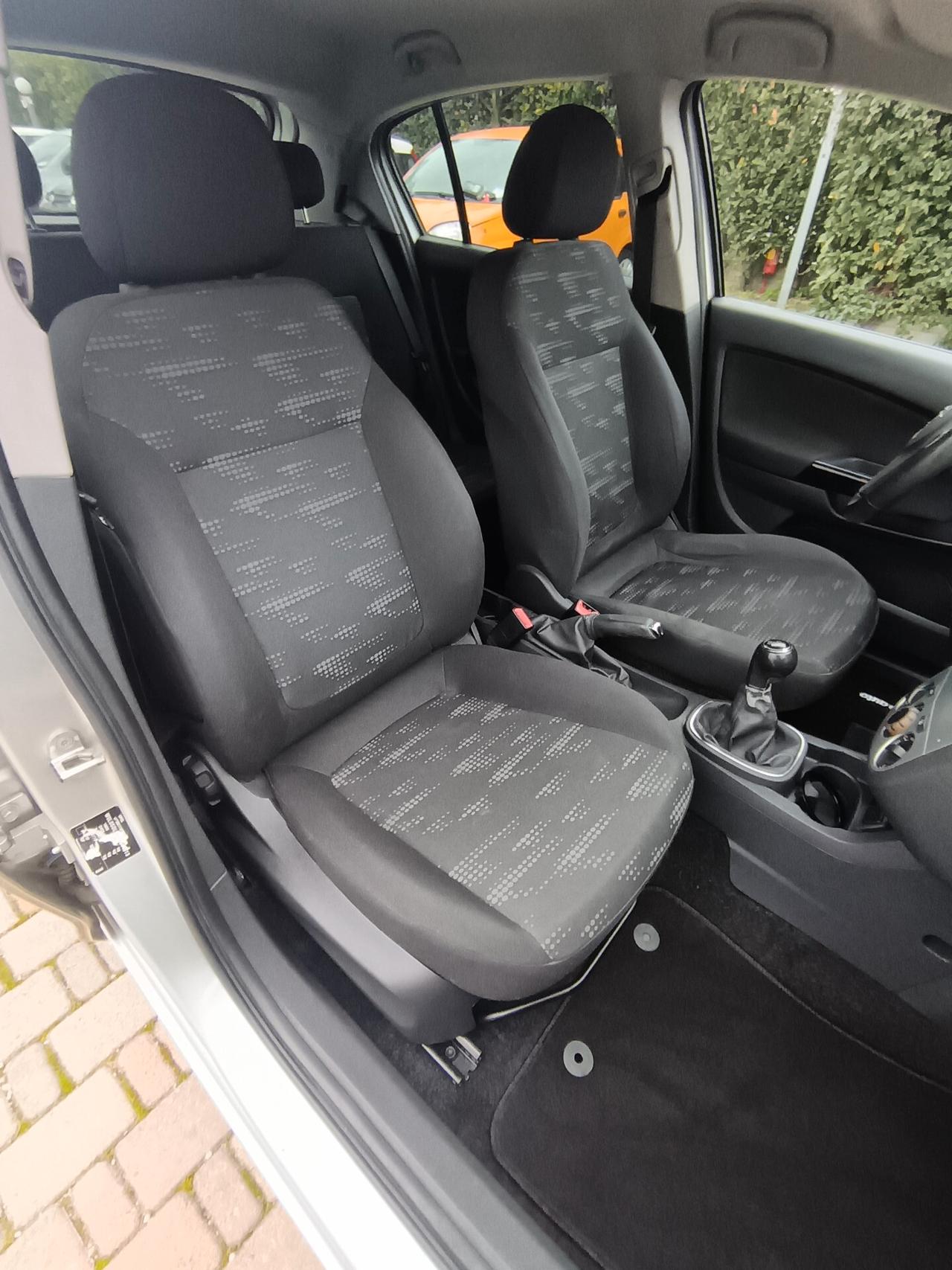 Opel Corsa 1.2 5 porte Club