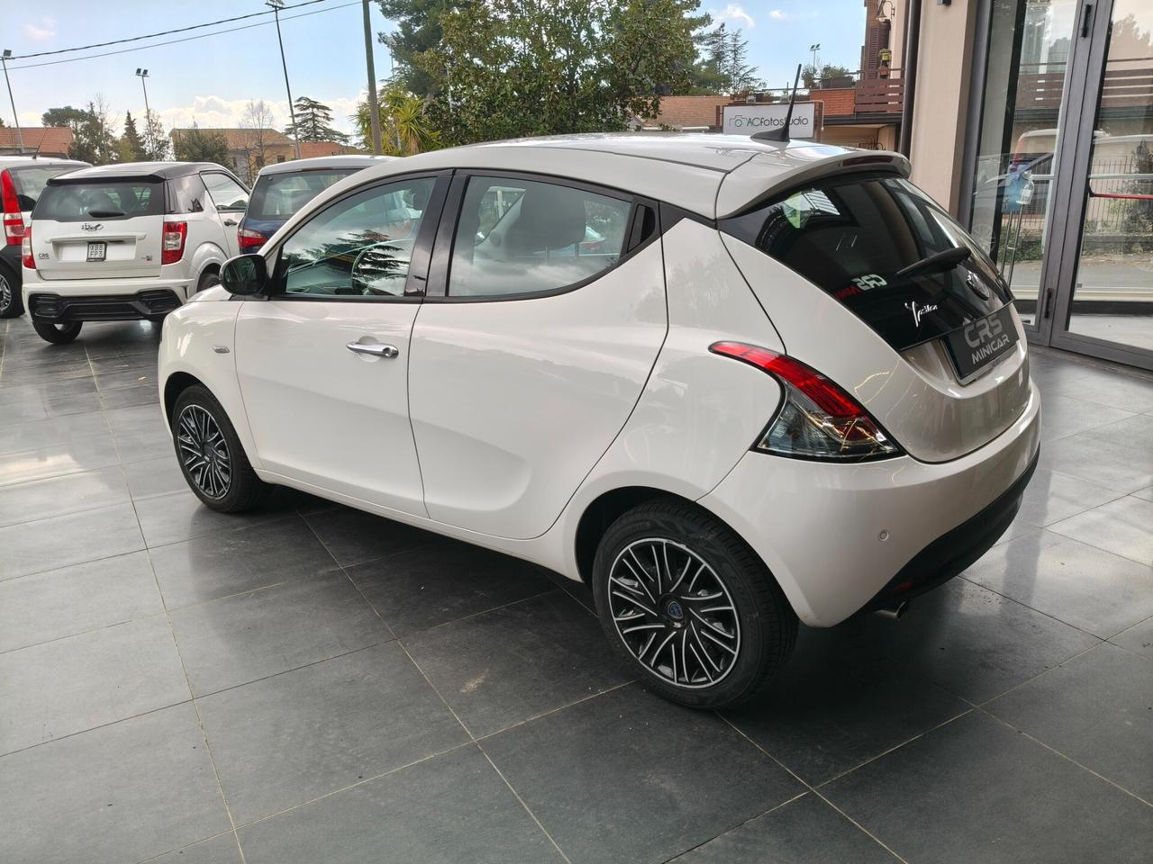 Lancia Ypsilon 1.0 FireFly 5 porte S&S Hybrid Ecochic Gold