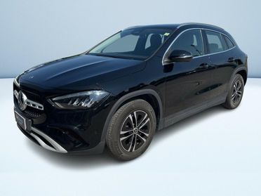 Mercedes GLA 180 180 D Advanced 8G-DCT