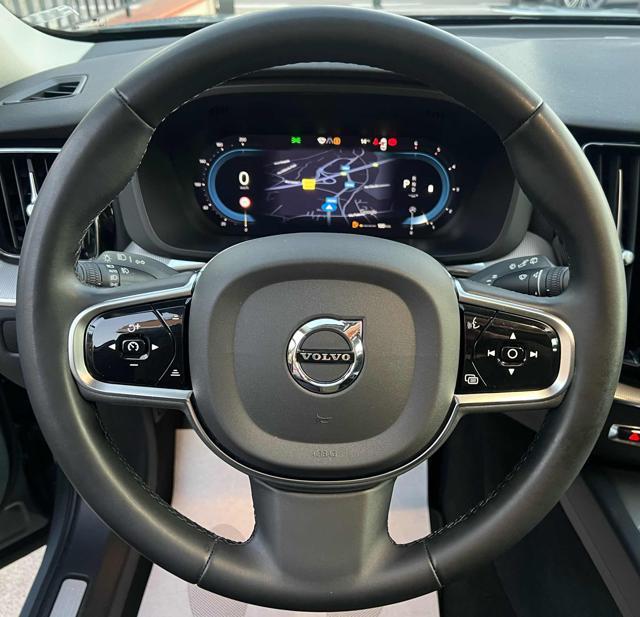 VOLVO XC60 B4 R-Design AWD Dark Plus Ita Tetto KmCertif