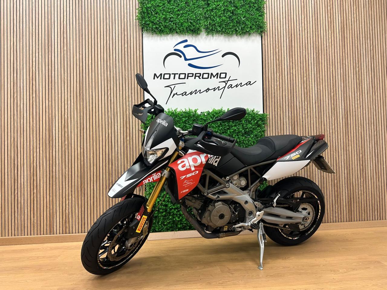 APRILIA DORSODURO 750 FACTORY / DA 99€ AL MESE
