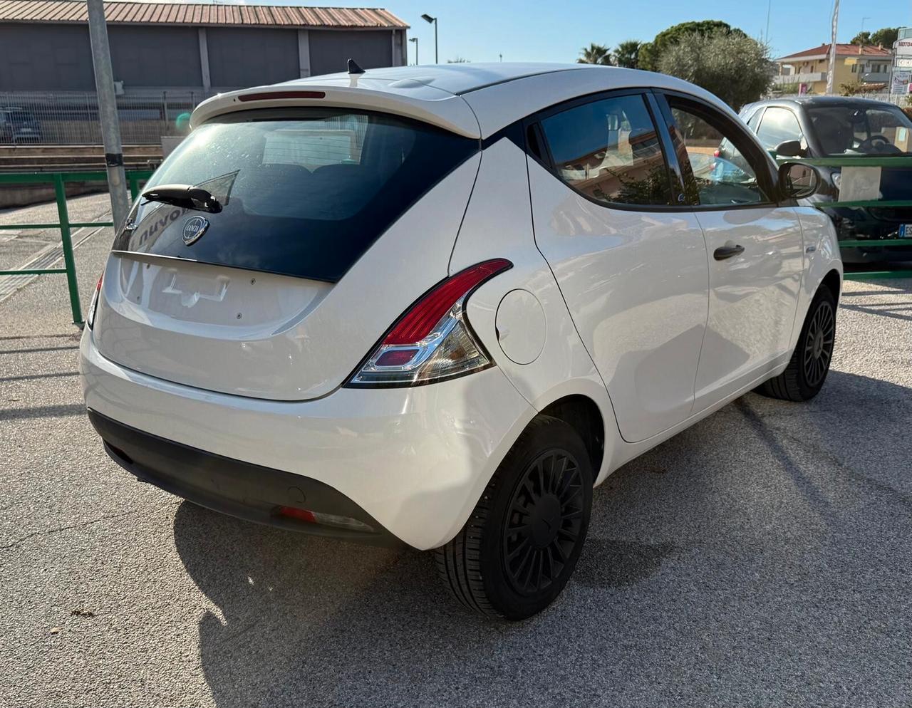 Lancia Ypsilon 1.2 69 CV 5 porte Elefantino Blu