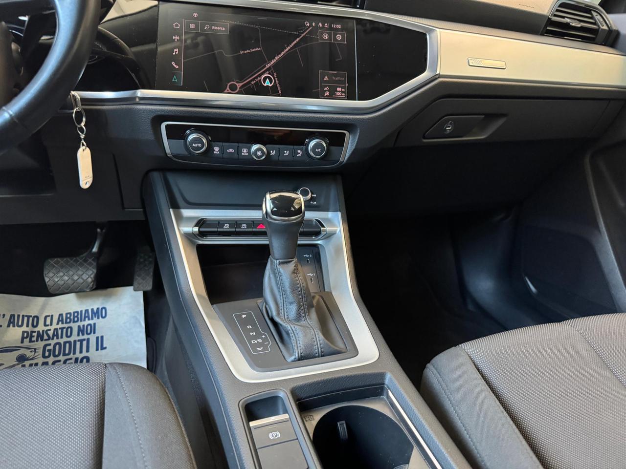 Audi Q3 35 2.0 tdi Business s-tronic