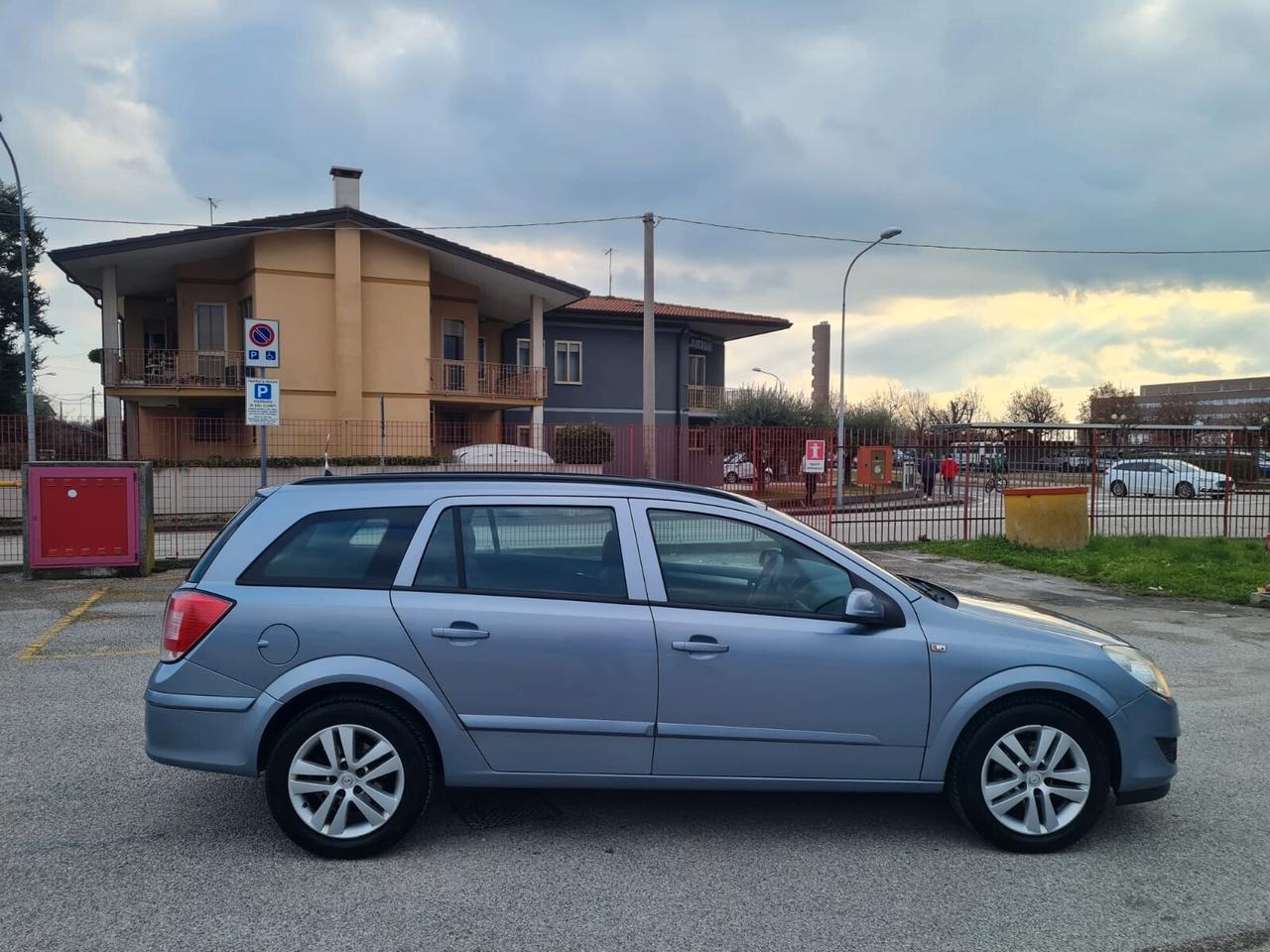 Opel Astra 1.6i GPL Cosmo LEGGI BENE