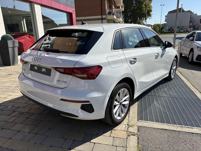 Audi A3 Sportback 30 2.0 tdi Business LED-NAVI-CAM-16"