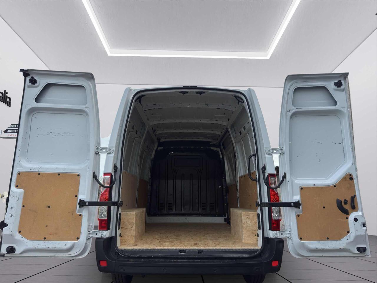 Renault Master (NISSAN INTERSTAR)35 2.3 dCi 135 CV(PM-TM-L2H2)