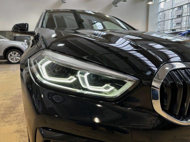 BMW 118 d Sport Auto - LED - 17" - Carplay - Telecamera