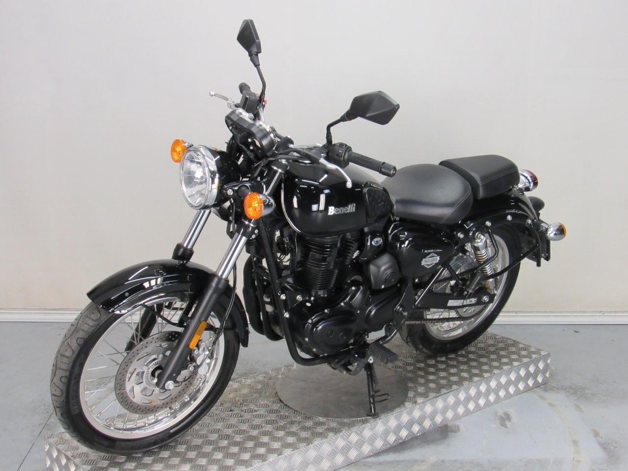 Benelli Imperiale 400 ABS BLACK EDITION