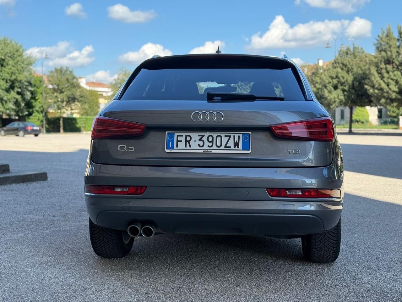 Audi Q3 2.0 TDI 120 CV Business