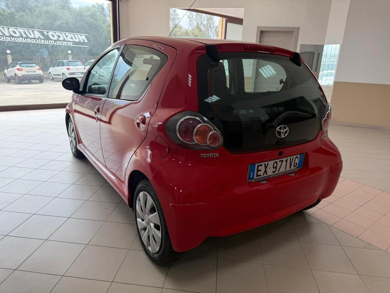 Toyota Aygo 1.0 VVT-i 69 CV 5 porte x-cool MMT