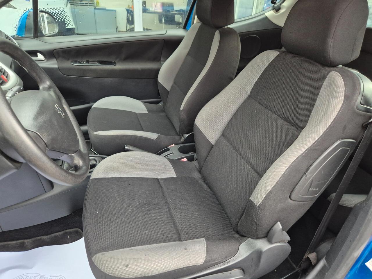Peugeot 207 1.4 HDi 70CV 3p. ONE Line