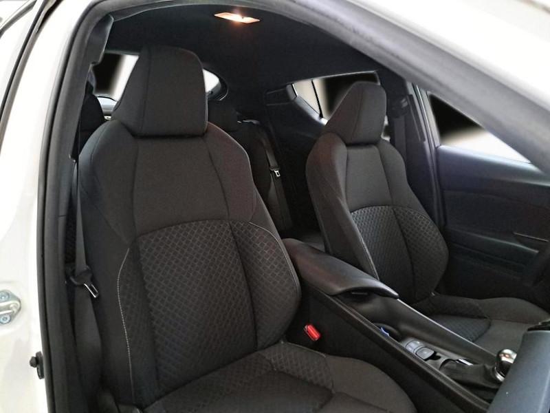 TOYOTA C-HR 1.8H 98CV E-CVT Business