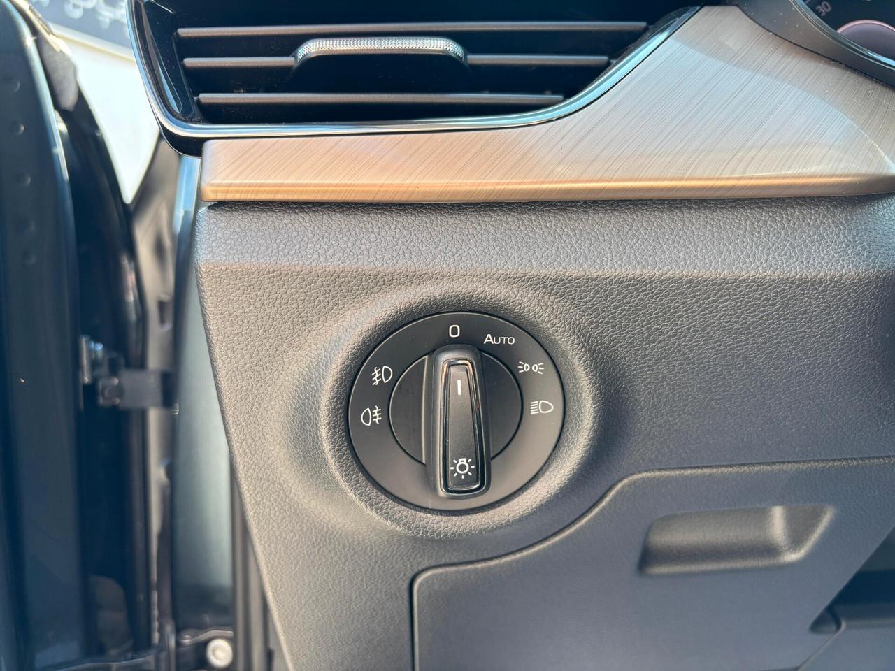 Skoda Kamiq 1.6 Diesel Cambio Automatico Neopatentati
