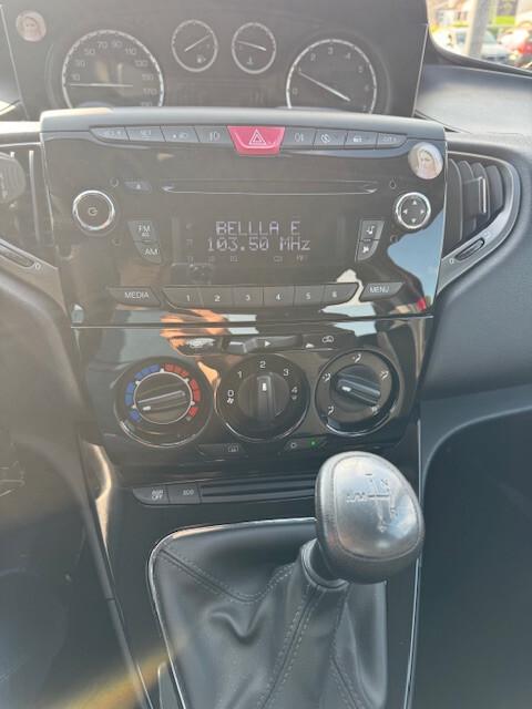 Lancia Ypsilon 0.9 TwinAir 85 CV 5 porte S&S DFN Platinum-solo x commercianti