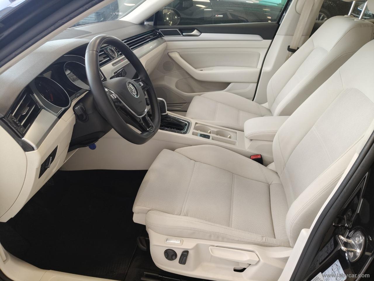 VOLKSWAGEN Passat Variant 2.0 TDI DSG Business BMT