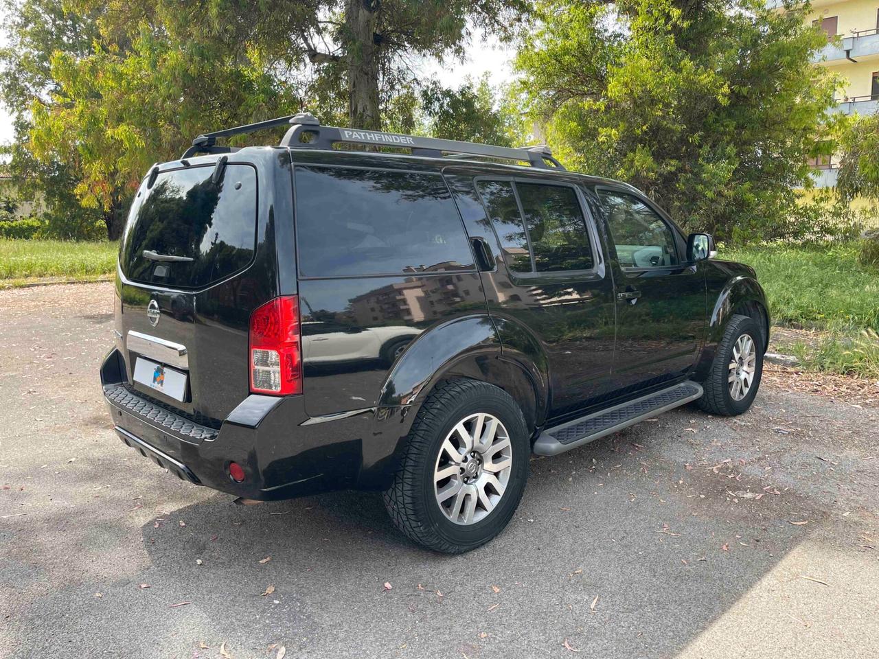 Nissan Pathfinder 2.5 dCi LE anno 2014 TETTO APRIBILE 7 POSTI UNICOPROPRIETARIO