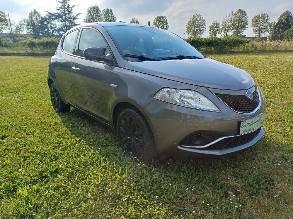 Lancia Ypsilon 1.200 5 Porte Gold