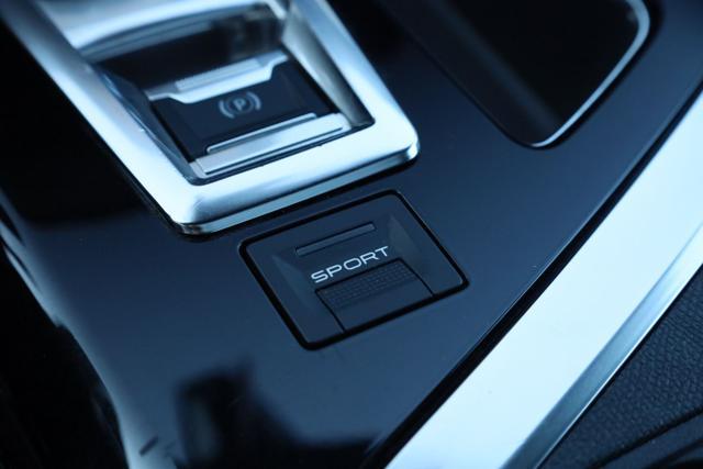 PEUGEOT 5008 PureTech 7 POSTI 130 S&S EAT8 GT Line
