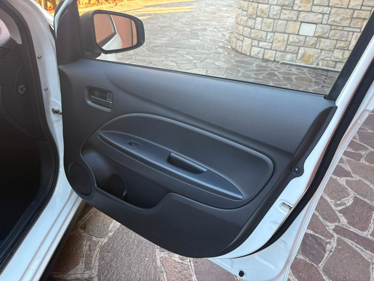 Mitsubishi Space Star 1.0 Funky