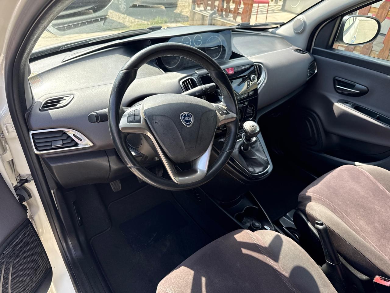 Lancia Ypsilon 1.2 69 CV 5 porte Gold