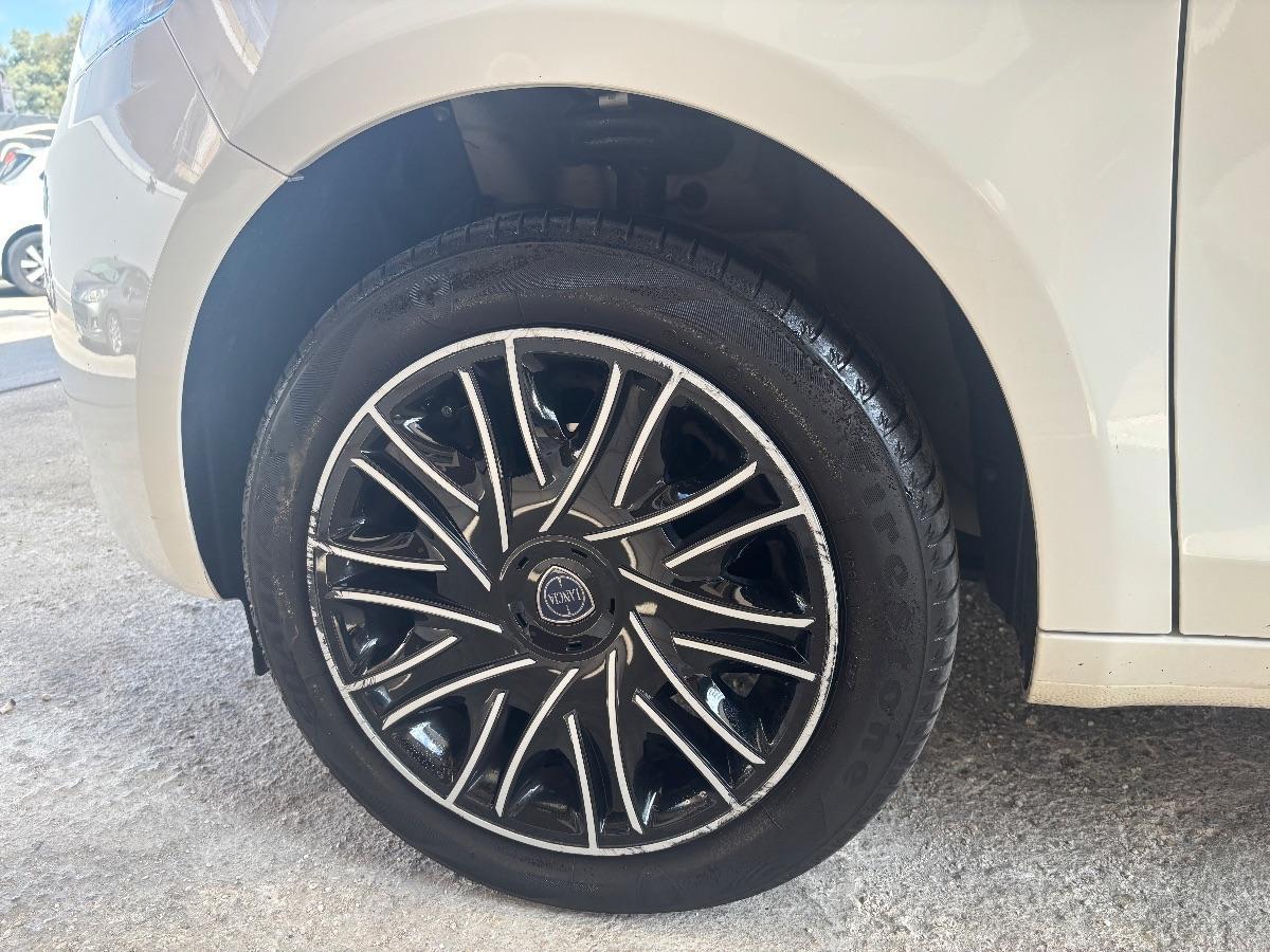 LANCIA - Ypsilon - 1.0 FireFly 5p.S&S Hybryd Gold