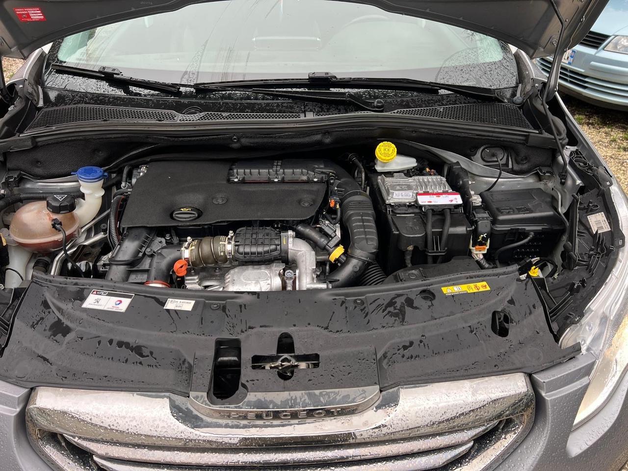 Peugeot 2008 BlueHDi 120 S&S Black Matt