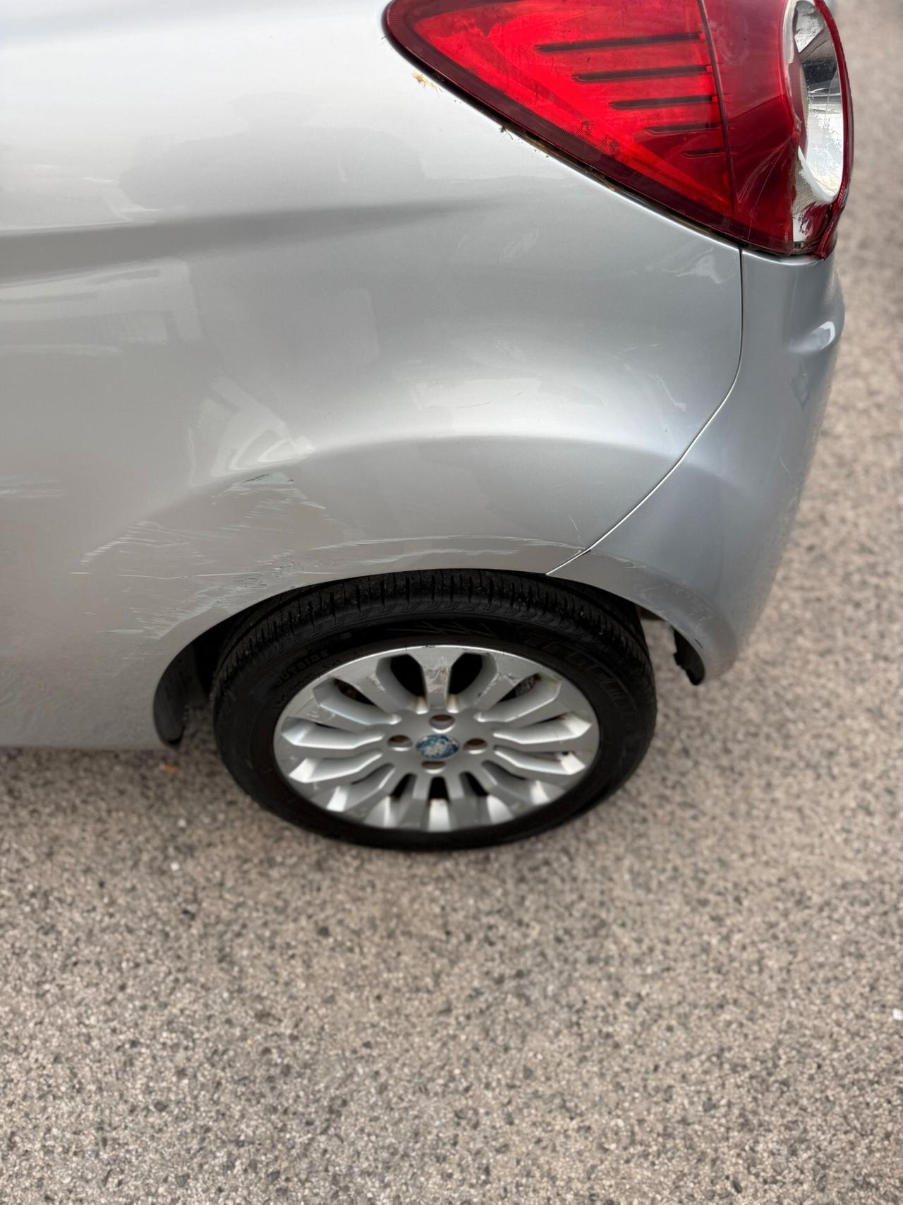Ford Ka 1.3 TDCi 75CV Titanium