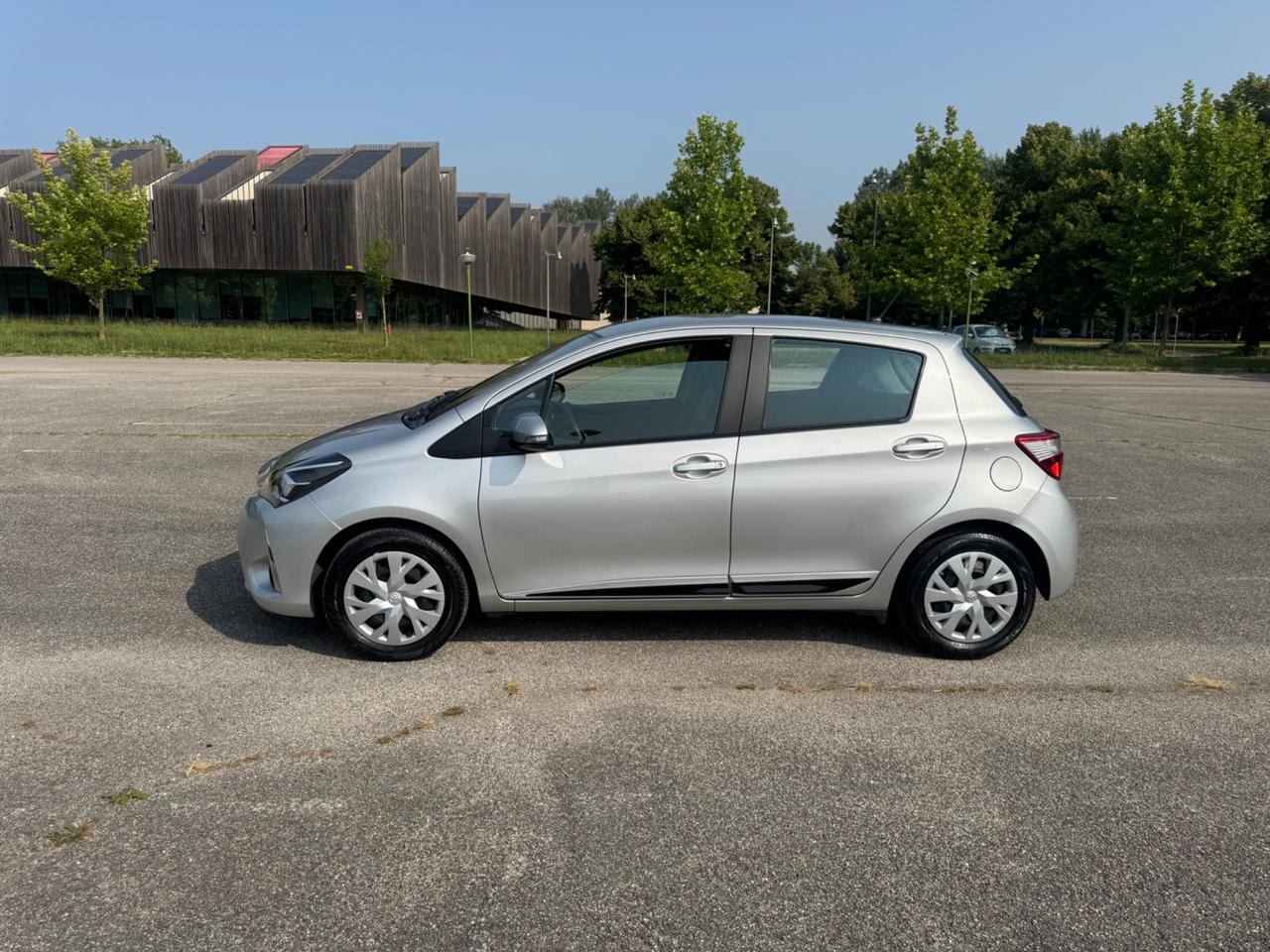 Toyota Yaris 1.0 5 porte Lounge